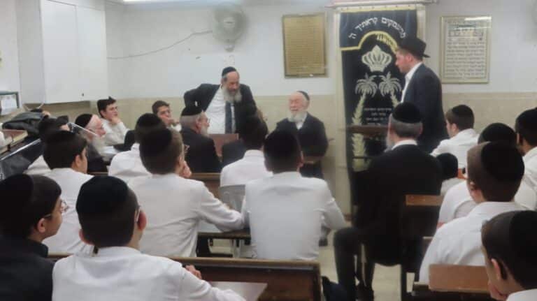 הסיפור המרגש של הגר"י זילברשטיין לבחורי הישיבה במקלט