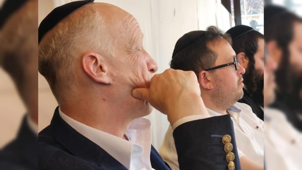 איצקוביץ': הסמנכ"ל במקלט, היחצ"ן בלימוד והברכה בפארק