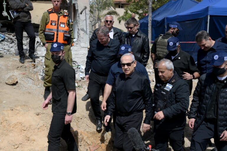 "אלו לא הנחיות, אלו פקודות מצילות חיים"