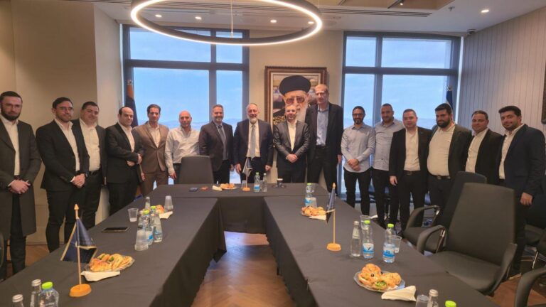 לאחר אישור ״חוק הקאפ״ מנכ״ל ׳מאוחדת׳ ובכירי הקופה בלשכת יו״ר ש״ס אריה דרעי להודות לו על הובלת המהלך ההיסטורי