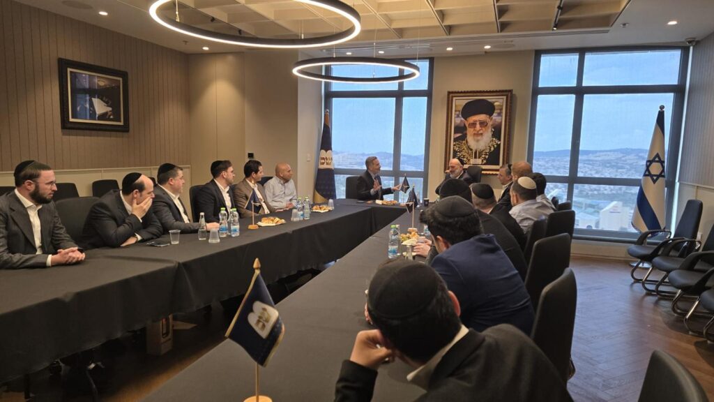 לאחר אישור ״חוק הקאפ״ מנכ״ל ׳מאוחדת׳ ובכירי הקופה בלשכת יו״ר ש״ס אריה דרעי להודות לו על הובלת המהלך ההיסטורי