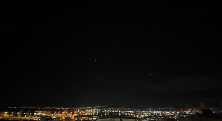 מדהים: המצלמה תיעדה את היירוטים במפרץ חיפה – צפו