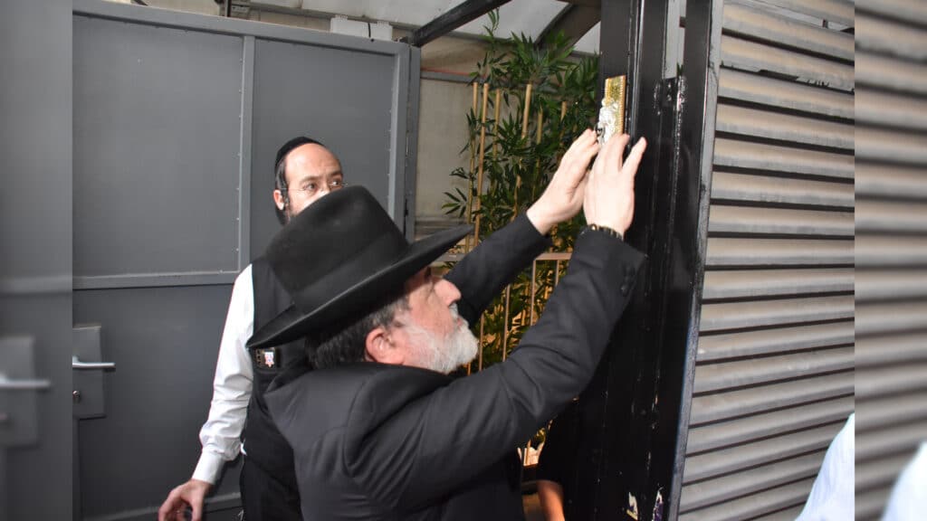 היישר מהונגריה לבני ברק: באירוע ייחודי הושק לראשונה בישראל טרקלין מפעל כובעי יוקרה בעיצוב אישי - צפו בגלריה