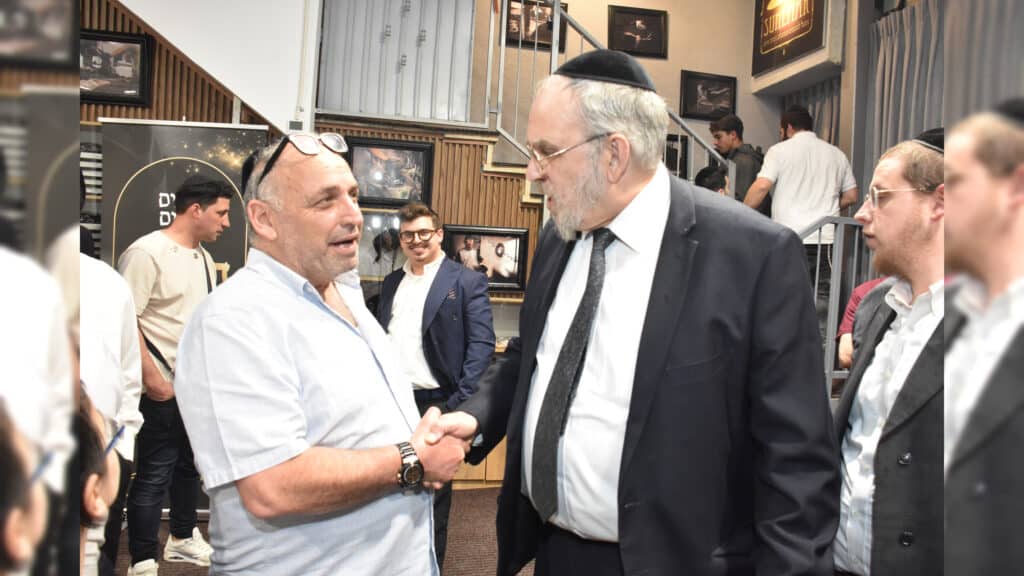 היישר מהונגריה לבני ברק: באירוע ייחודי הושק לראשונה בישראל טרקלין מפעל כובעי יוקרה בעיצוב אישי - צפו בגלריה