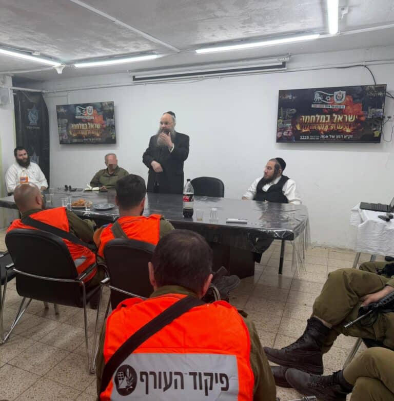 רגע לפני התמנותם לקצינים: צוערי פיקוד העורף קיימו סיור אסטרטגי בבסיס הממוגן של זק"א במרכז הארץ