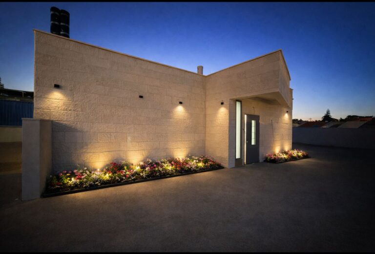 המלחמה על המקווה: על אף המורכבות העצומה – במרכז הטהרה משלימים את בניית שני מקוואות הענק בראש העין