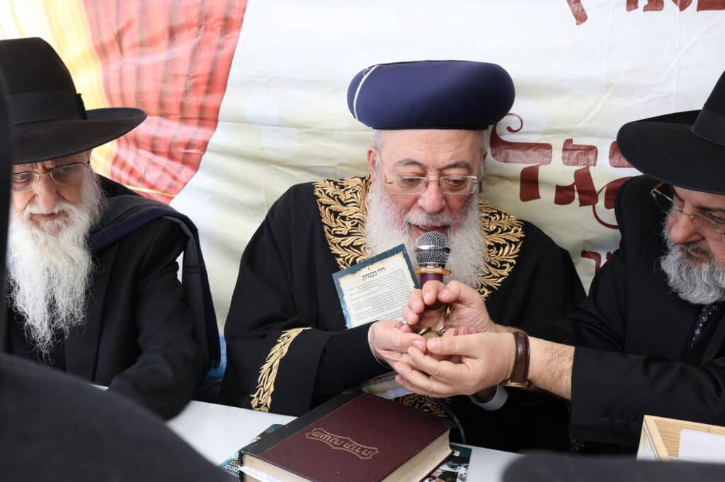 הרבנים ביערו מעשרות בערב שביעי של פסח בים הגדול