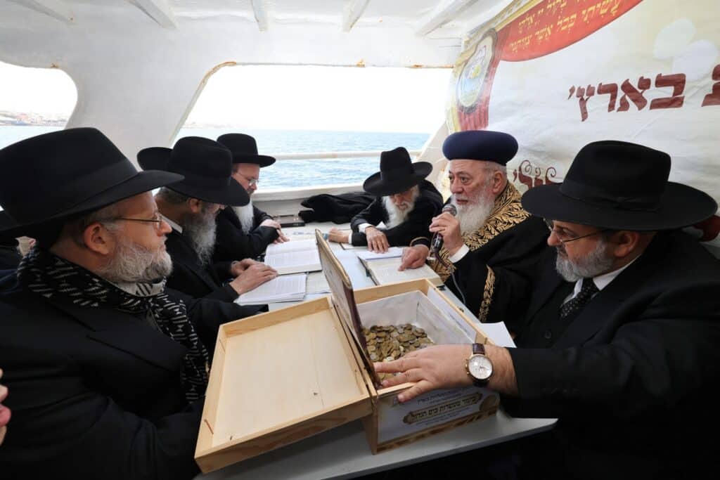 הרבנים ביערו מעשרות בערב שביעי של פסח בים הגדול