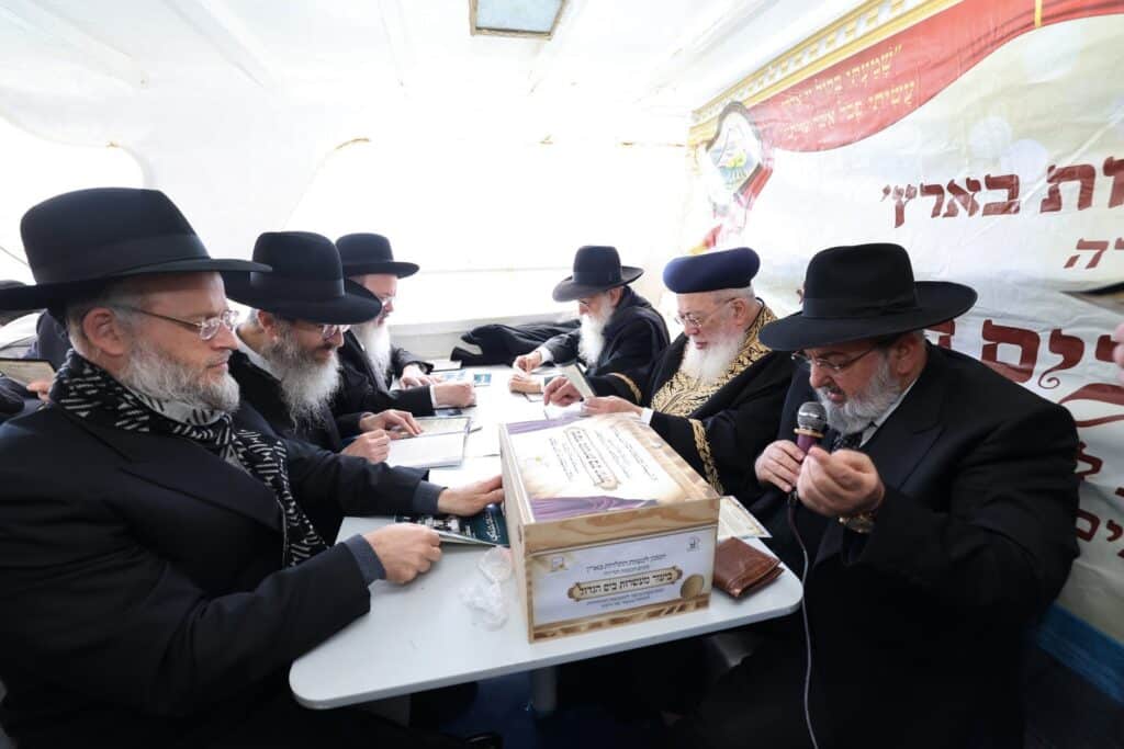 הרבנים ביערו מעשרות בערב שביעי של פסח בים הגדול