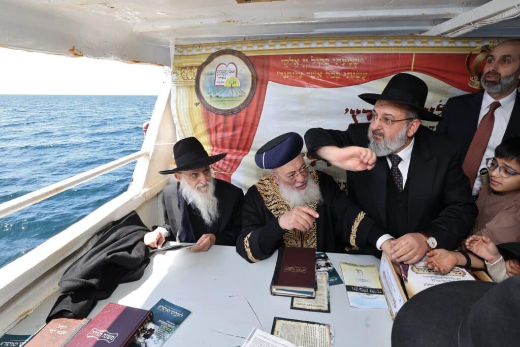 הרבנים ביערו מעשרות בערב שביעי של פסח בים הגדול