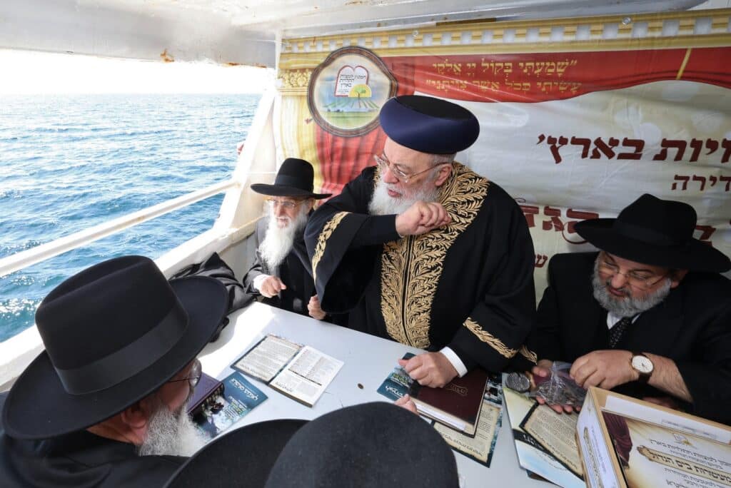 הרבנים ביערו מעשרות בערב שביעי של פסח בים הגדול