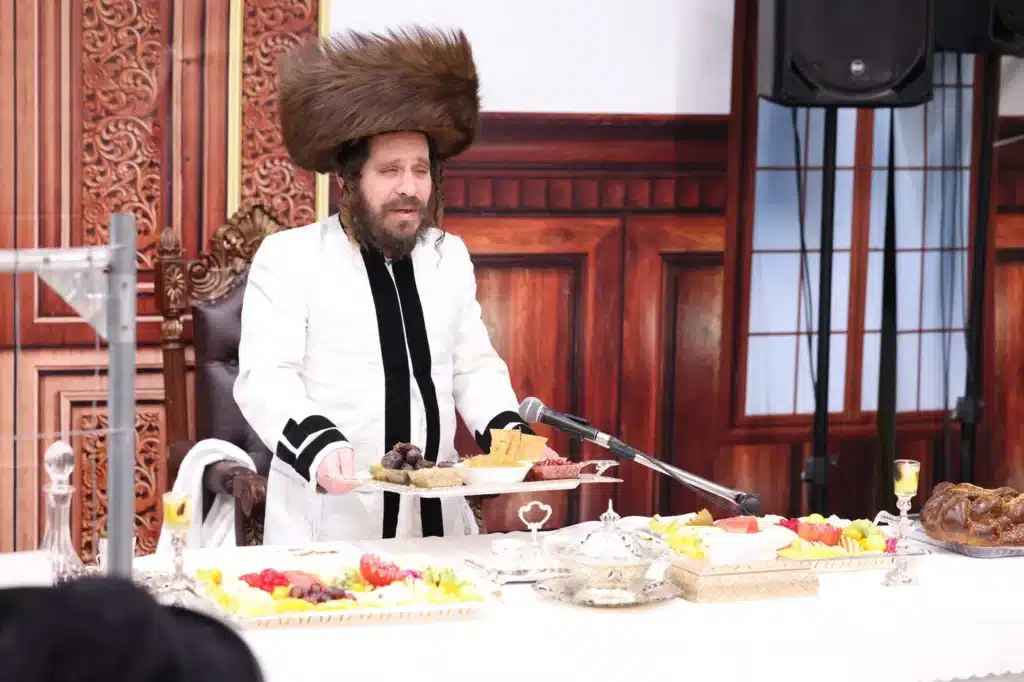 כאב ותלאות: מסע חייו של האדמו"ר מ"צינור השפע" | פרופיל כאב ותלאות: מסע חייו של האדמו"ר מ"צינור השפע" | פרופיל