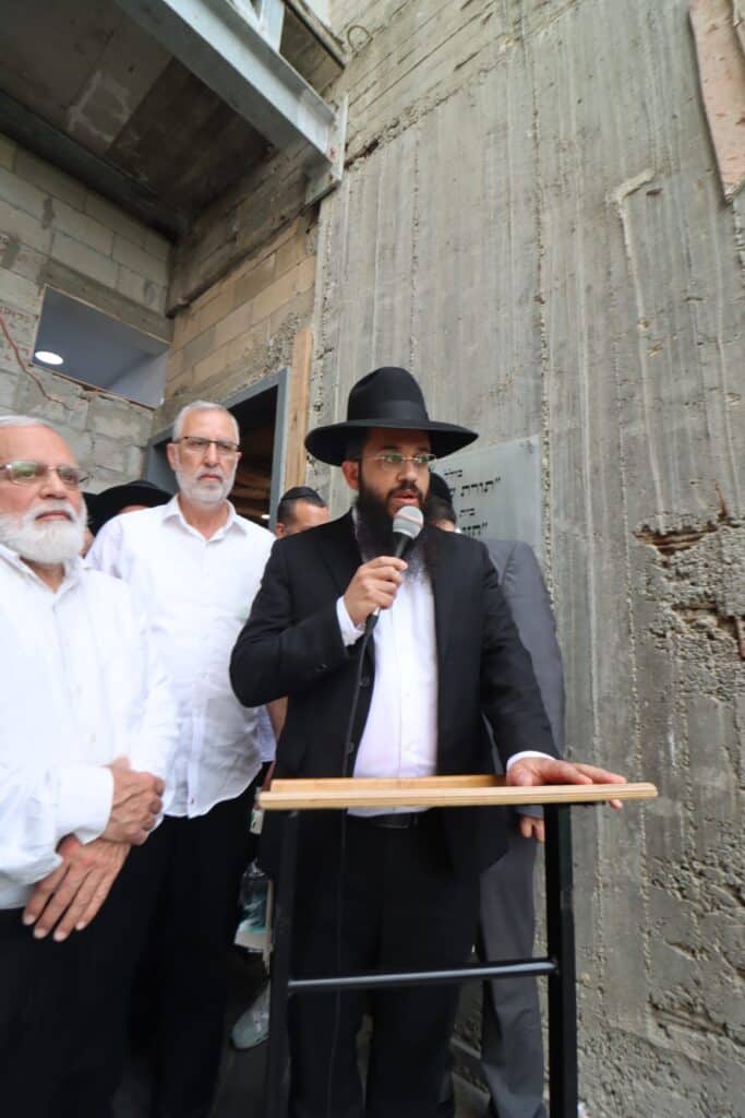 בני ברק: רבנים ואישי ציבור ליוו למנוחות את מזכה הרבים