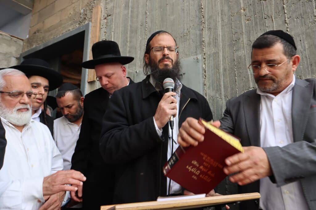 בני ברק: רבנים ואישי ציבור ליוו למנוחות את מזכה הרבים