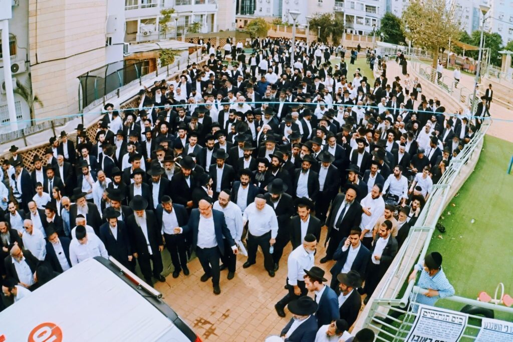בני ברק: רבנים ואישי ציבור ליוו למנוחות את מזכה הרבים