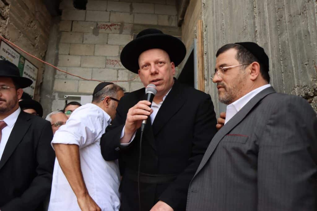 בני ברק: רבנים ואישי ציבור ליוו למנוחות את מזכה הרבים