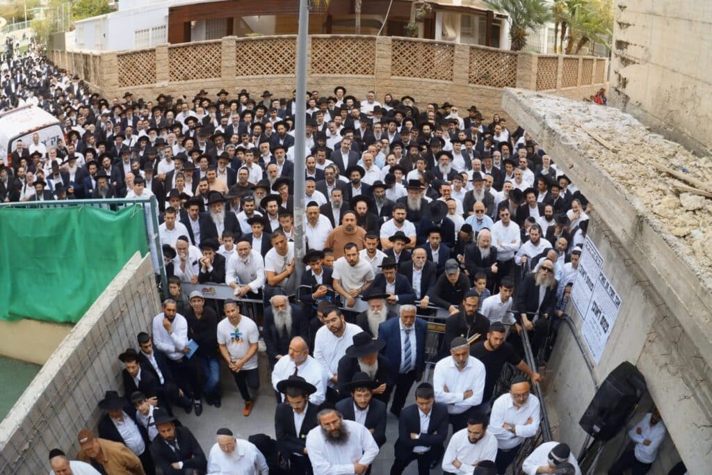 בני ברק: רבנים ואישי ציבור ליוו למנוחות את מזכה הרבים