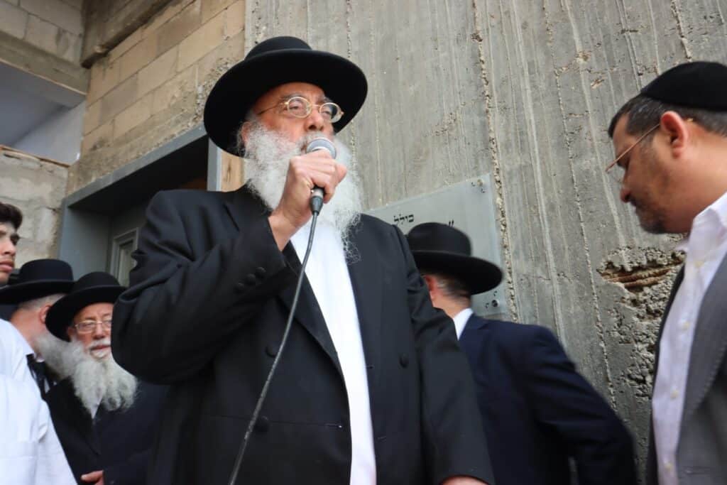 בני ברק: רבנים ואישי ציבור ליוו למנוחות את מזכה הרבים