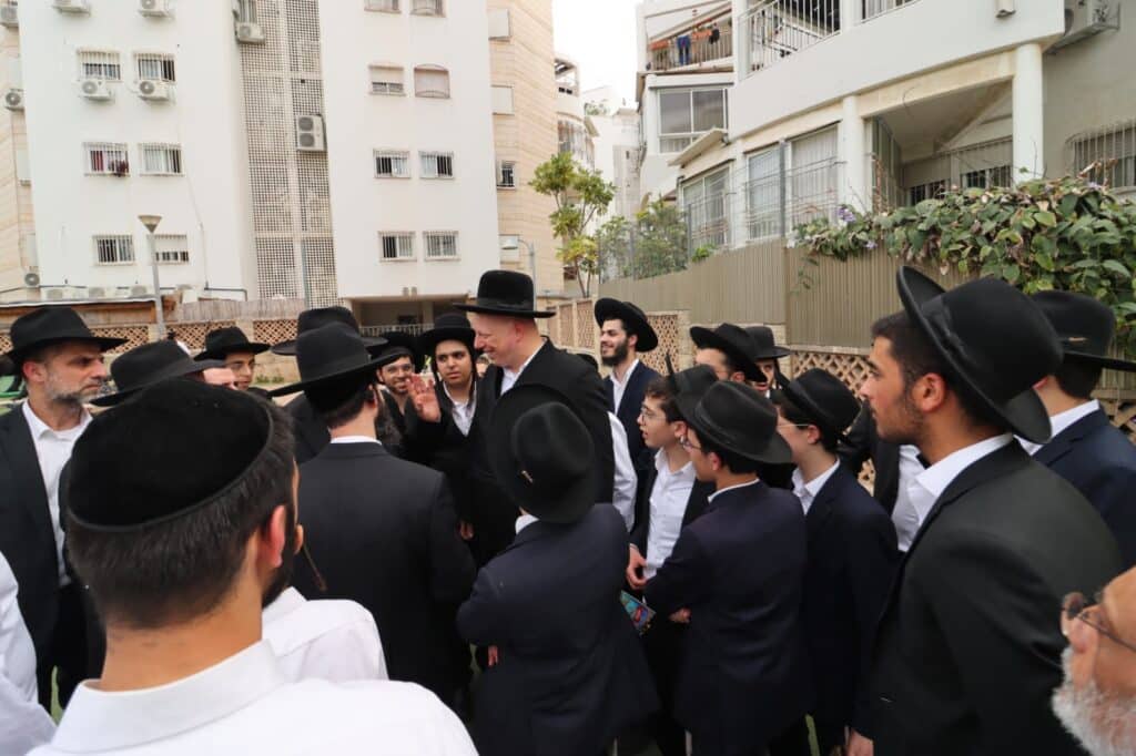 בני ברק: רבנים ואישי ציבור ליוו למנוחות את מזכה הרבים