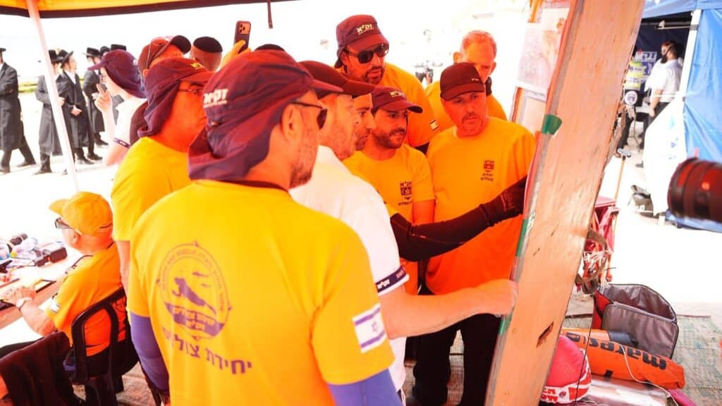 תנאי הים השתנו: הסריקות אחר הנעדר בחוף צאנז הורחבו תנאי הים השתנו: הסריקות אחר הנעדר בחוף צאנז הורחבו