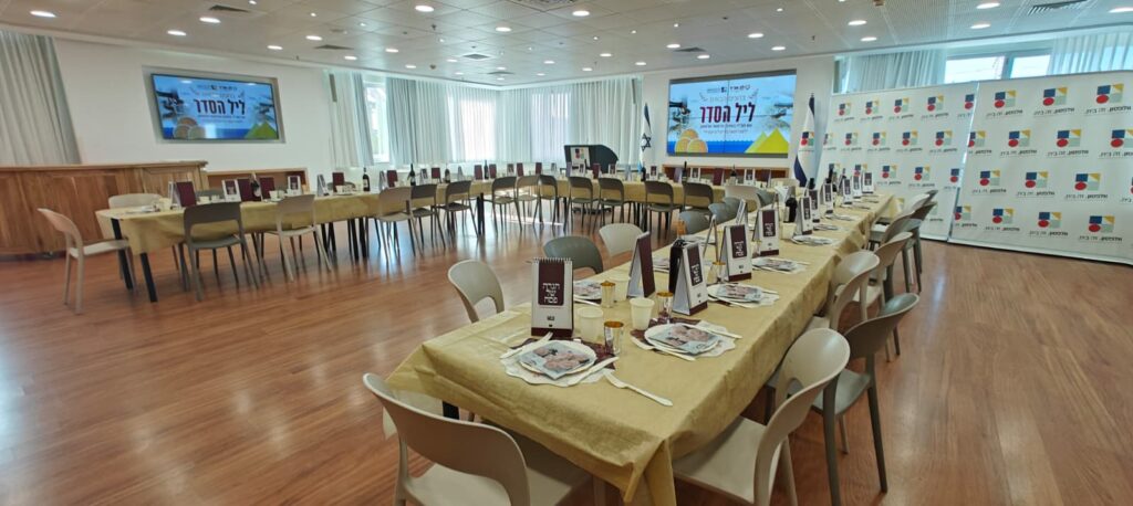 שיא חסר תקדים: 1,300 סדרים וחצי מיליון ערכות מצות שיא חסר תקדים: 1,300 סדרים וחצי מיליון ערכות מצות