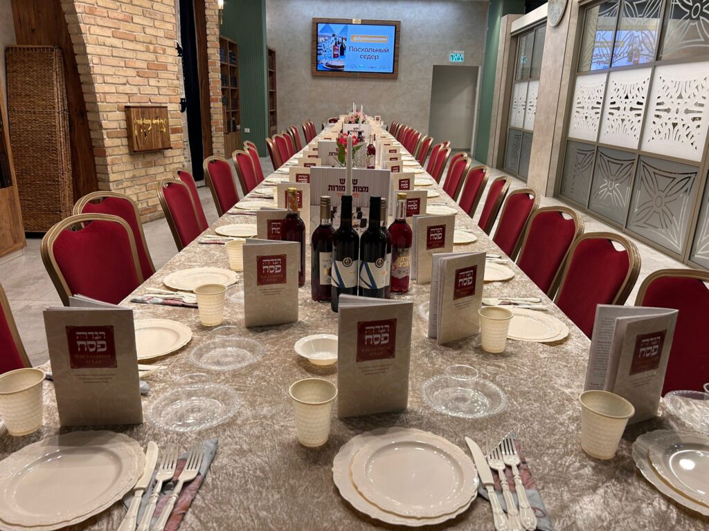 שיא חסר תקדים: 1,300 סדרים וחצי מיליון ערכות מצות שיא חסר תקדים: 1,300 סדרים וחצי מיליון ערכות מצות