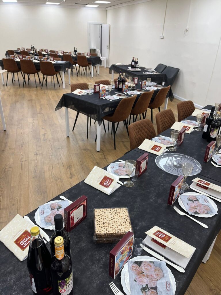 שיא חסר תקדים: 1,300 סדרים וחצי מיליון ערכות מצות שיא חסר תקדים: 1,300 סדרים וחצי מיליון ערכות מצות