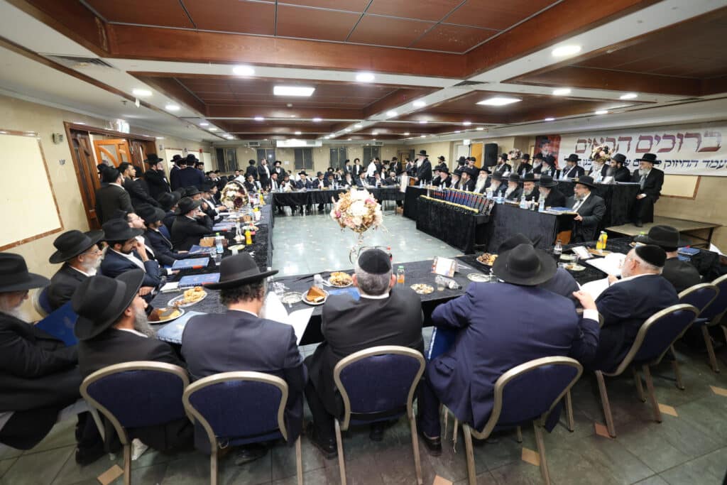 גלריה: המעמד לרגל הוצאת ספרו של חכם בן ציון אבא שאול