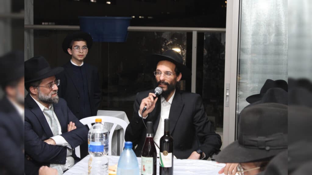 גלריה: שמחת החג במעונו של הגר"י משדי אב"ד 'מדרש הוראה'