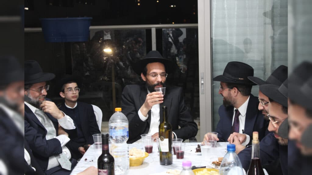 גלריה: שמחת החג במעונו של הגר"י משדי אב"ד 'מדרש הוראה'