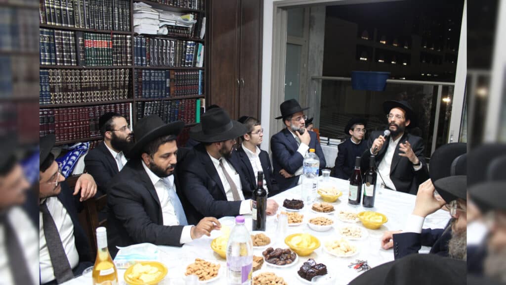 גלריה: שמחת החג במעונו של הגר"י משדי אב"ד 'מדרש הוראה'