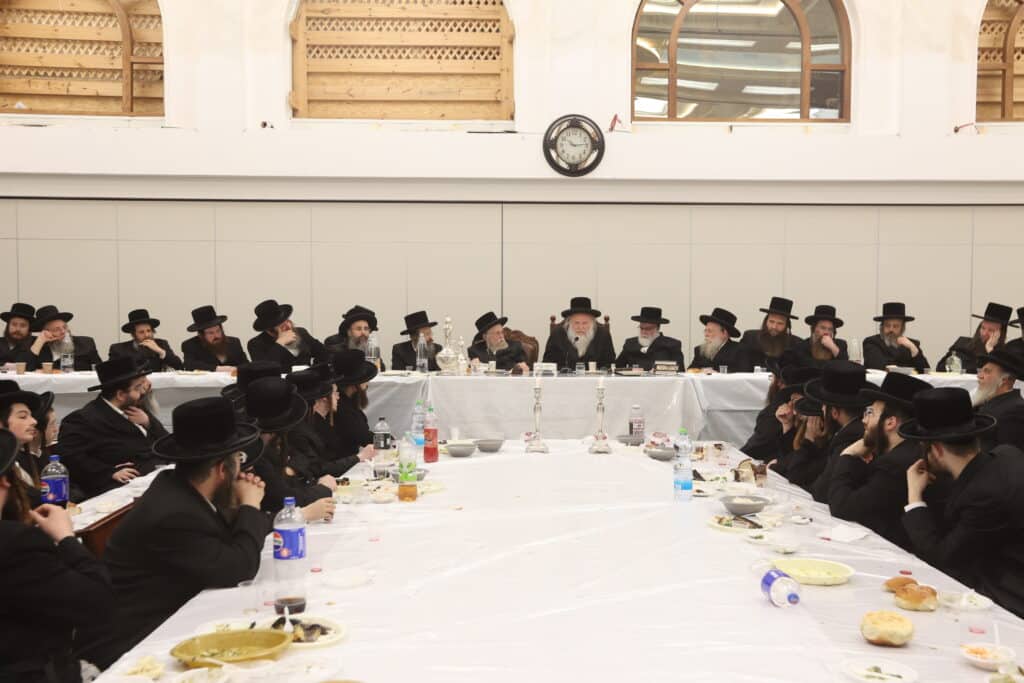 גלריה: ההילולא של בעל ההיכל הברכה בחצר קאמארנא