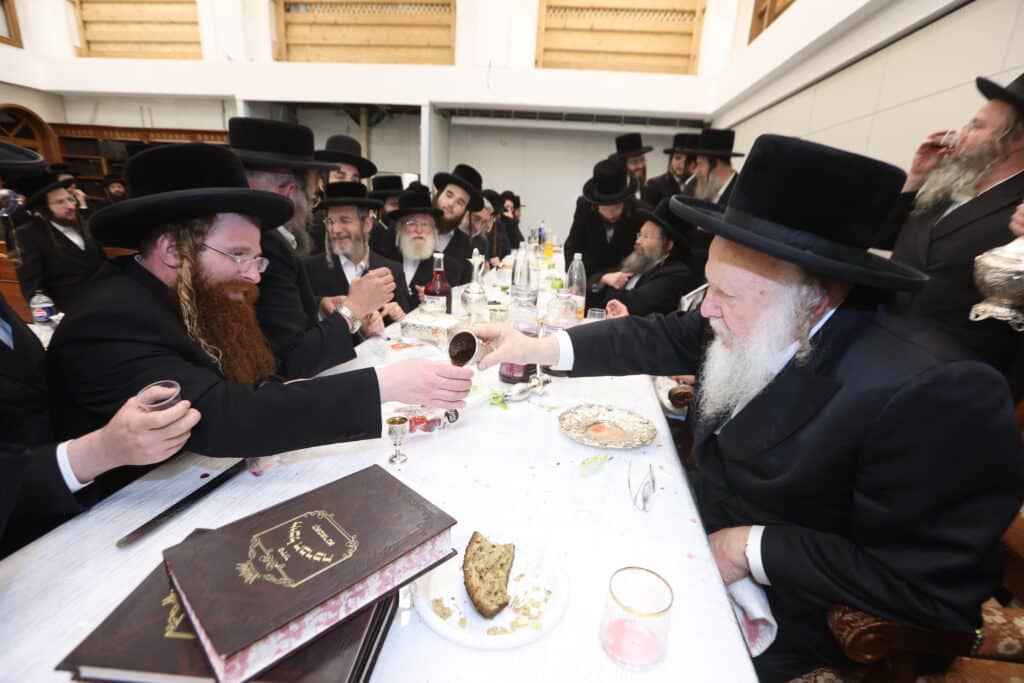 גלריה: ההילולא של בעל ההיכל הברכה בחצר קאמארנא