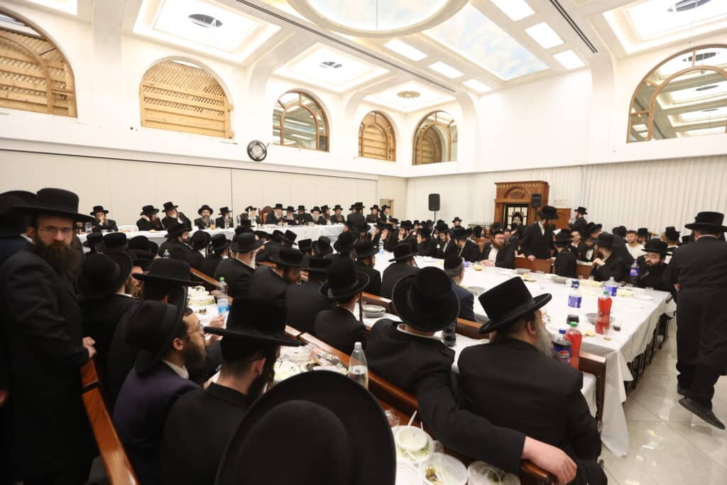 גלריה: ההילולא של בעל ההיכל הברכה בחצר קאמארנא