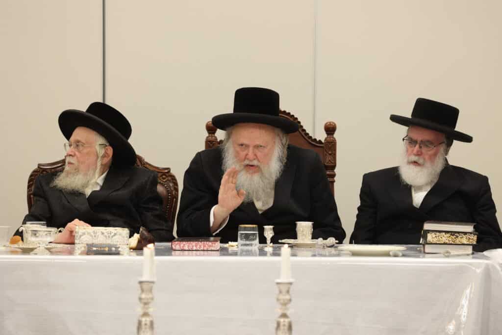 גלריה: ההילולא של בעל ההיכל הברכה בחצר קאמארנא