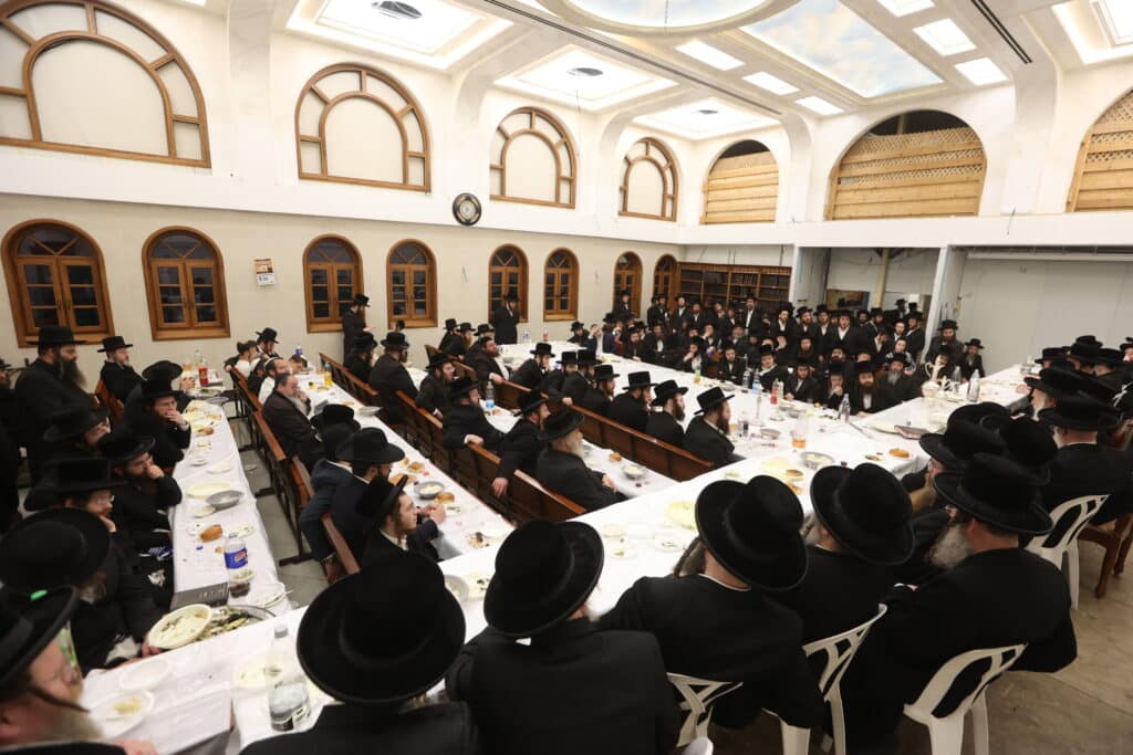 גלריה: ההילולא של בעל ההיכל הברכה בחצר קאמארנא