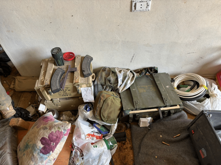 הלוחמים נדהמו: מצבור נשק אותר בחדר ילדים