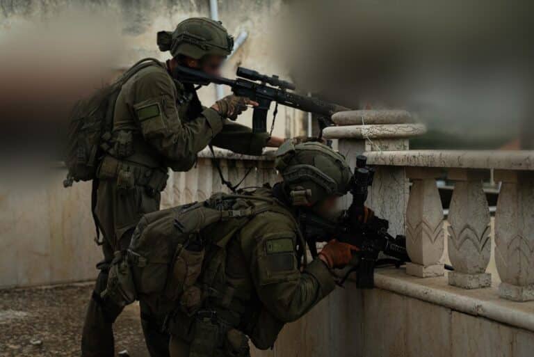 תיעוד דרמטי: מחבלי חיזבאללה הניחו את הנשק ונכנעו