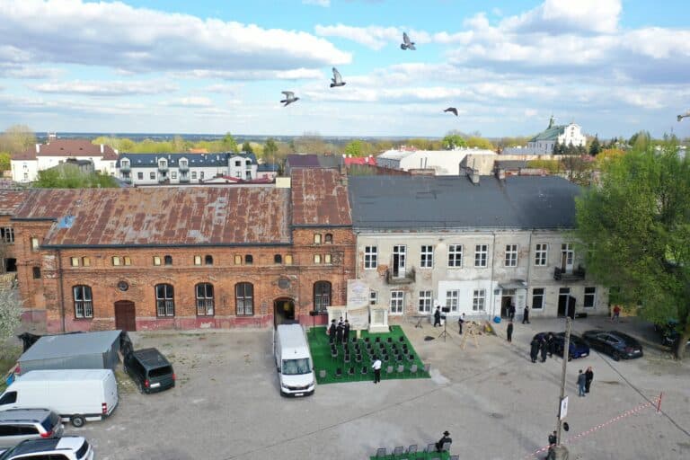 היסטוריה בגור: נגאלו דירות אדמו"רי שושלת גור בפולין