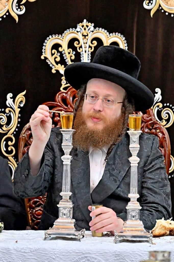 עריכת השולחן הטהור להילולת מרן האמרי יוסף מספינקא זיע"א