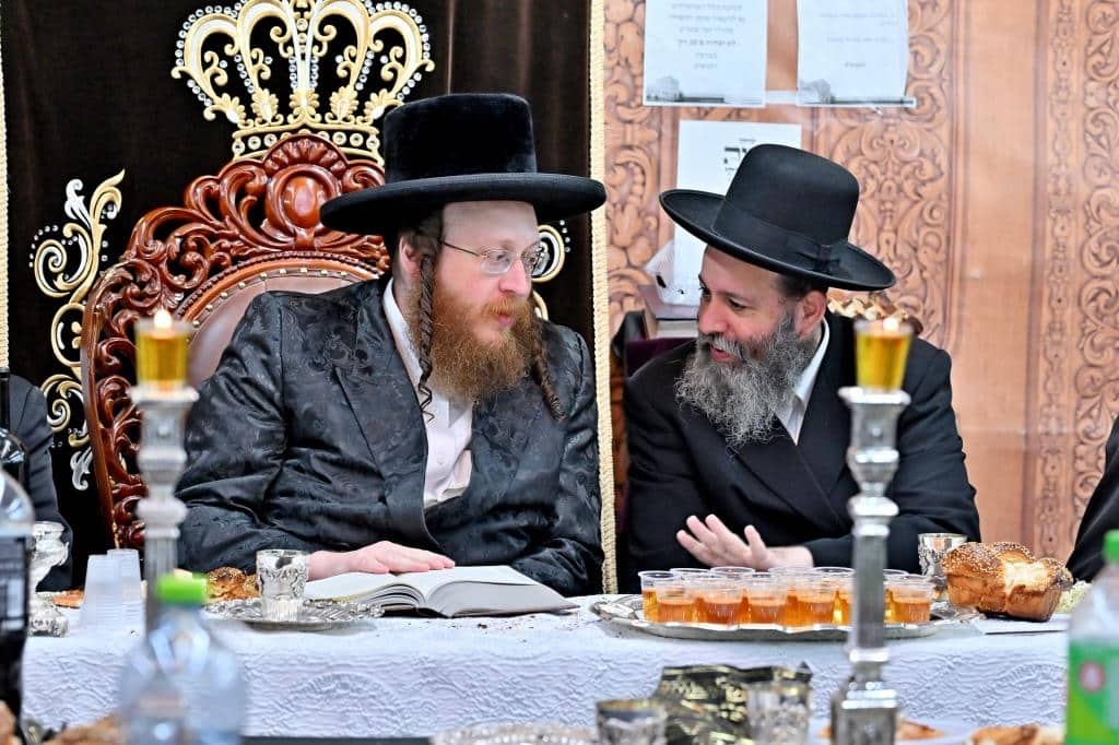 עריכת השולחן הטהור להילולת מרן האמרי יוסף מספינקא זיע"א