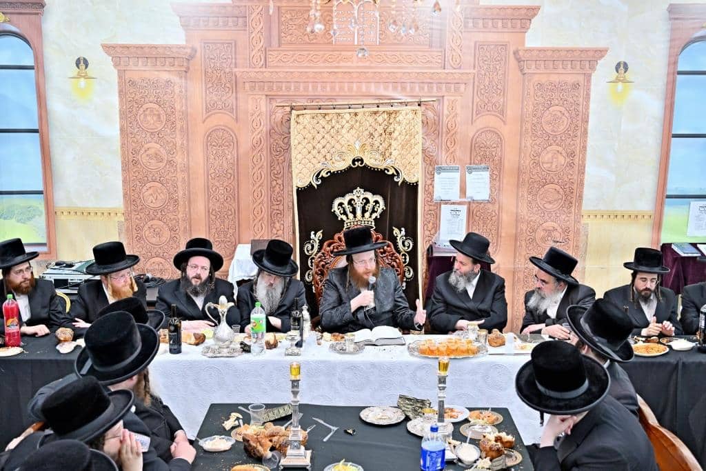 עריכת השולחן הטהור להילולת מרן האמרי יוסף מספינקא זיע"א