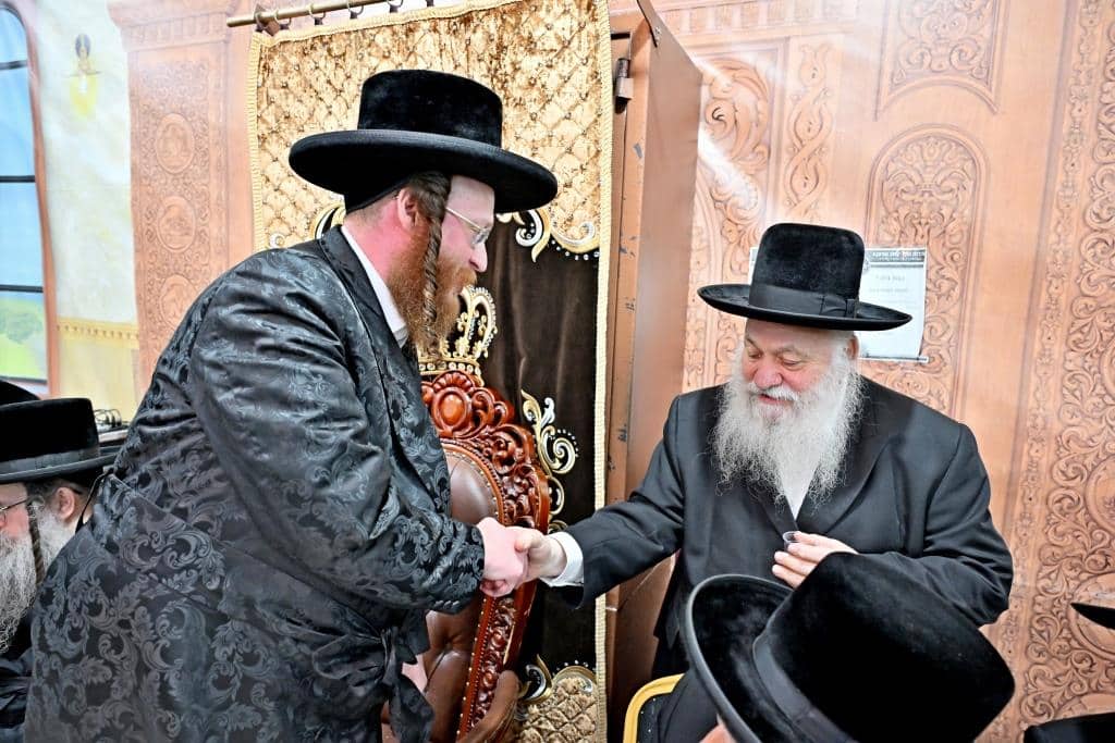 עריכת השולחן הטהור להילולת מרן האמרי יוסף מספינקא זיע"א