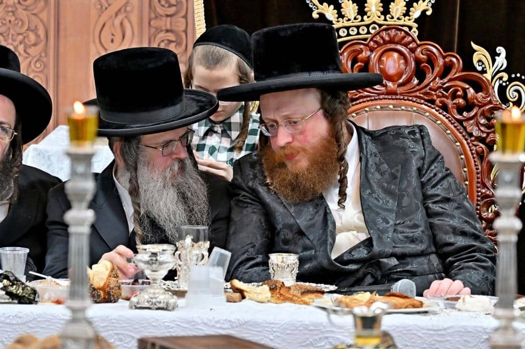 עריכת השולחן הטהור להילולת מרן האמרי יוסף מספינקא זיע"א