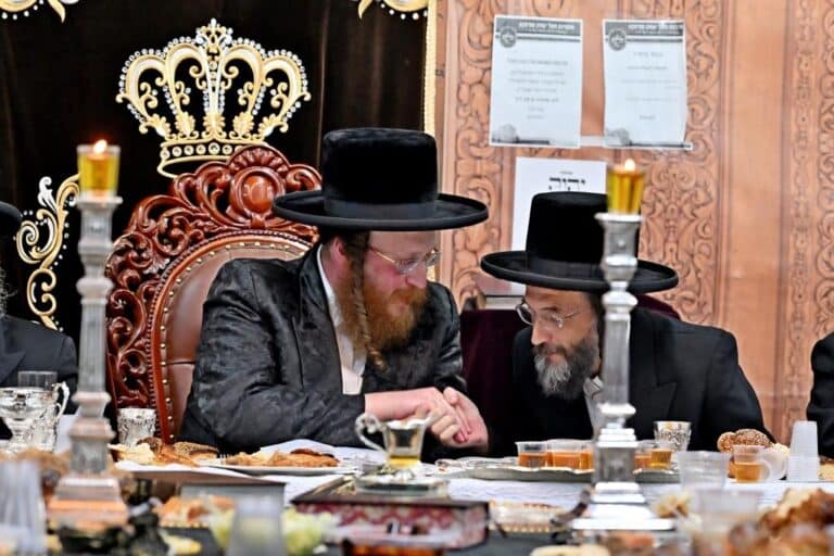 עריכת השולחן הטהור להילולת מרן האמרי יוסף מספינקא זיע"א