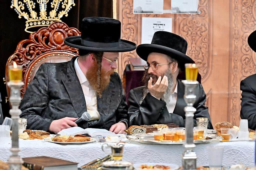 עריכת השולחן הטהור להילולת מרן האמרי יוסף מספינקא זיע"א