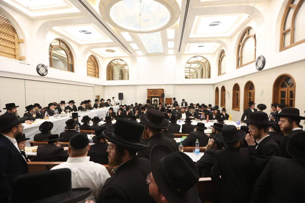 גלריה: ההילולא של בעל ההיכל הברכה בחצר קאמארנא