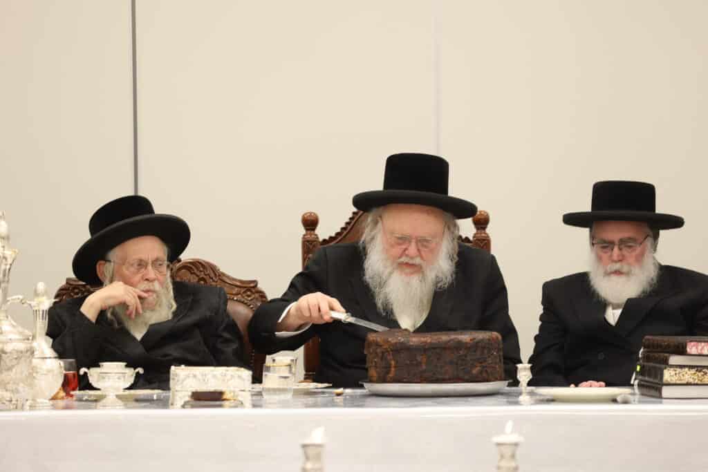 גלריה: ההילולא של בעל ההיכל הברכה בחצר קאמארנא