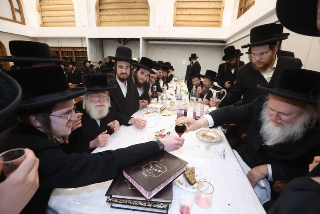 גלריה: ההילולא של בעל ההיכל הברכה בחצר קאמארנא