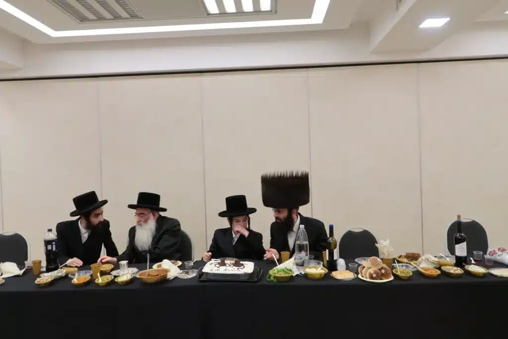 גלרייה: שמחת הבר מצווה לבן המשפיע הגר"ט ליסיצין